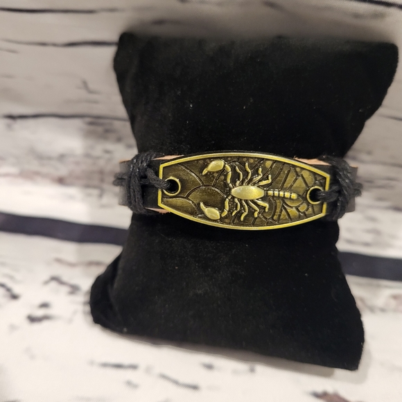 Jewelry - New Unisex Handmade Leather Scorpion  Bracelet